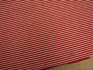 Billede af Smalstribet rød/hvid strækstof