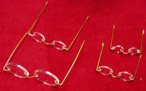 Briller med "glas" til 50 cm figurer